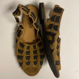 Free People Suede Elasticized Open Toed Sandal Shoes Size 36